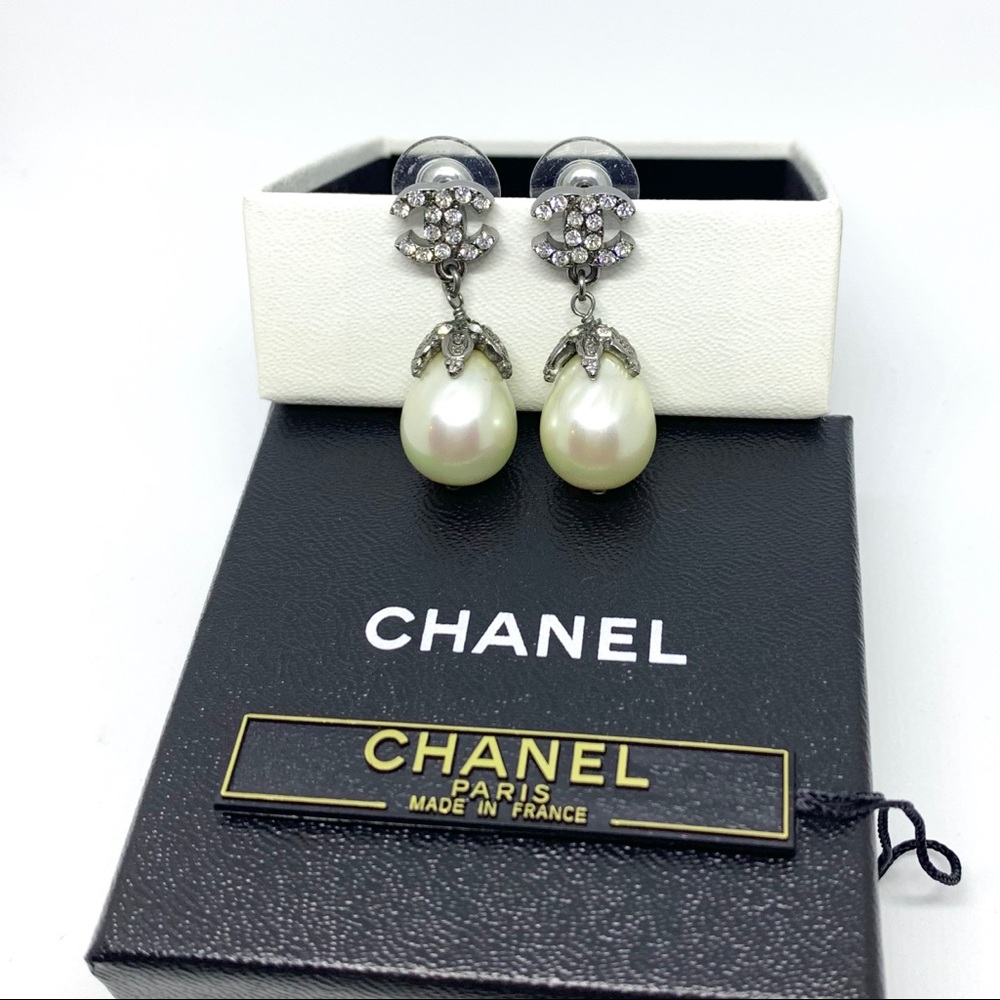 CHANEL Le Duc Gunmetal Rhinestone Large Pearls - Picture 2 of 8